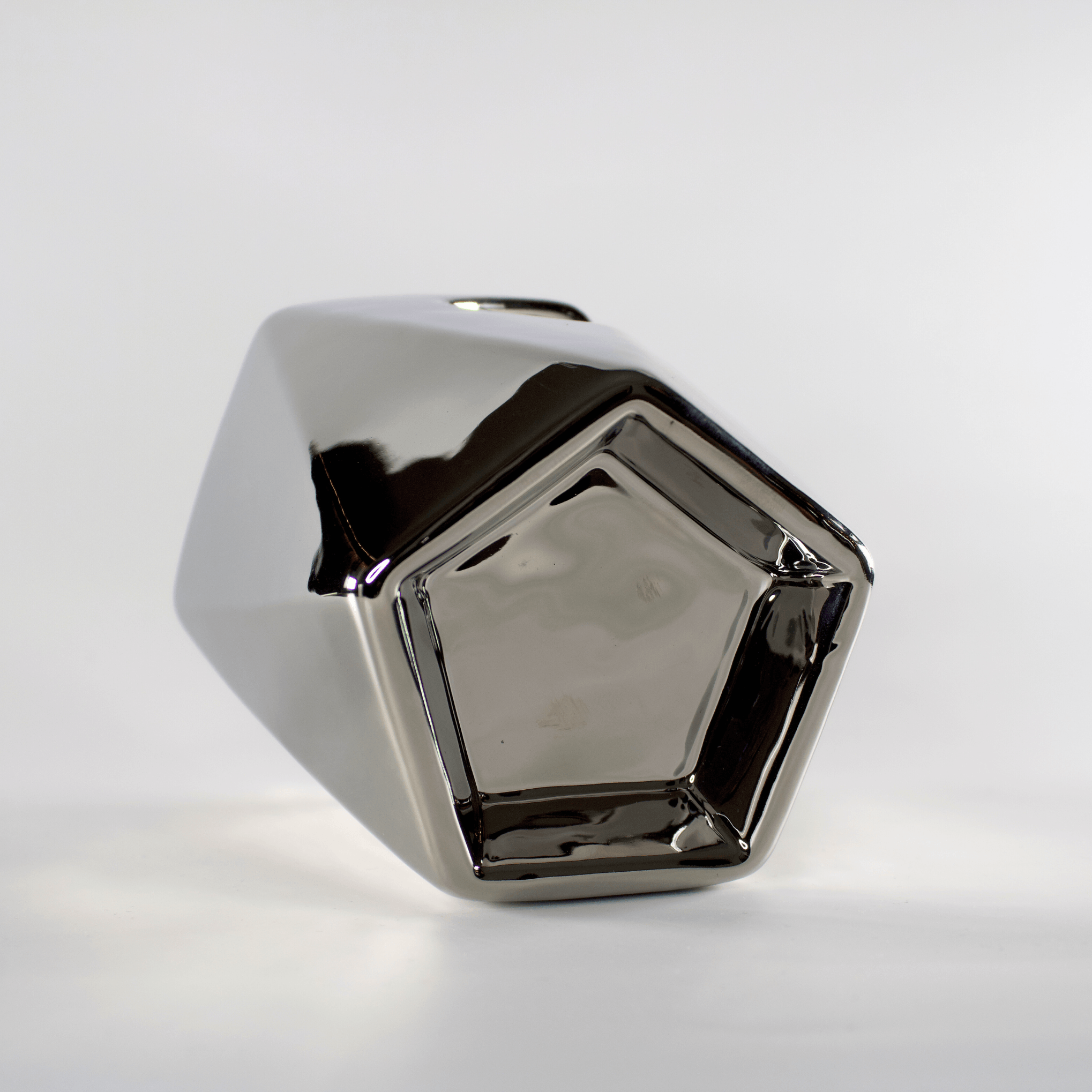 bruleur-brule-parfum-luxe-contemporain-céramique-chrome-argenté-gris-brillant